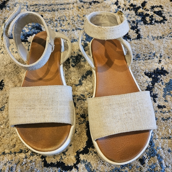 MIA Little girls size 13 sandal. Velcro strap around ankle. - Picture 1 of 4
